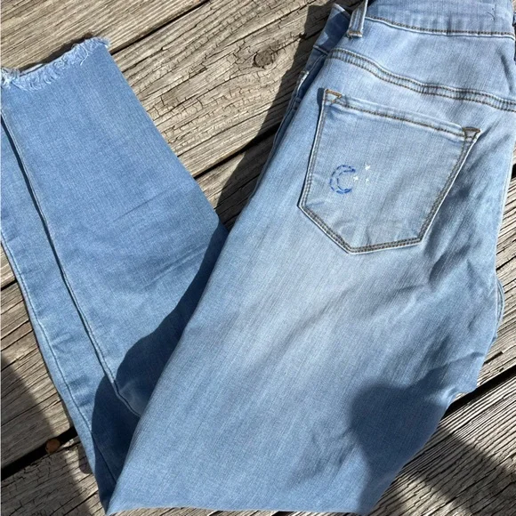 embroidered jeans๐ light to mid wash denim with distressed hems and rips - Picture 1 of 9